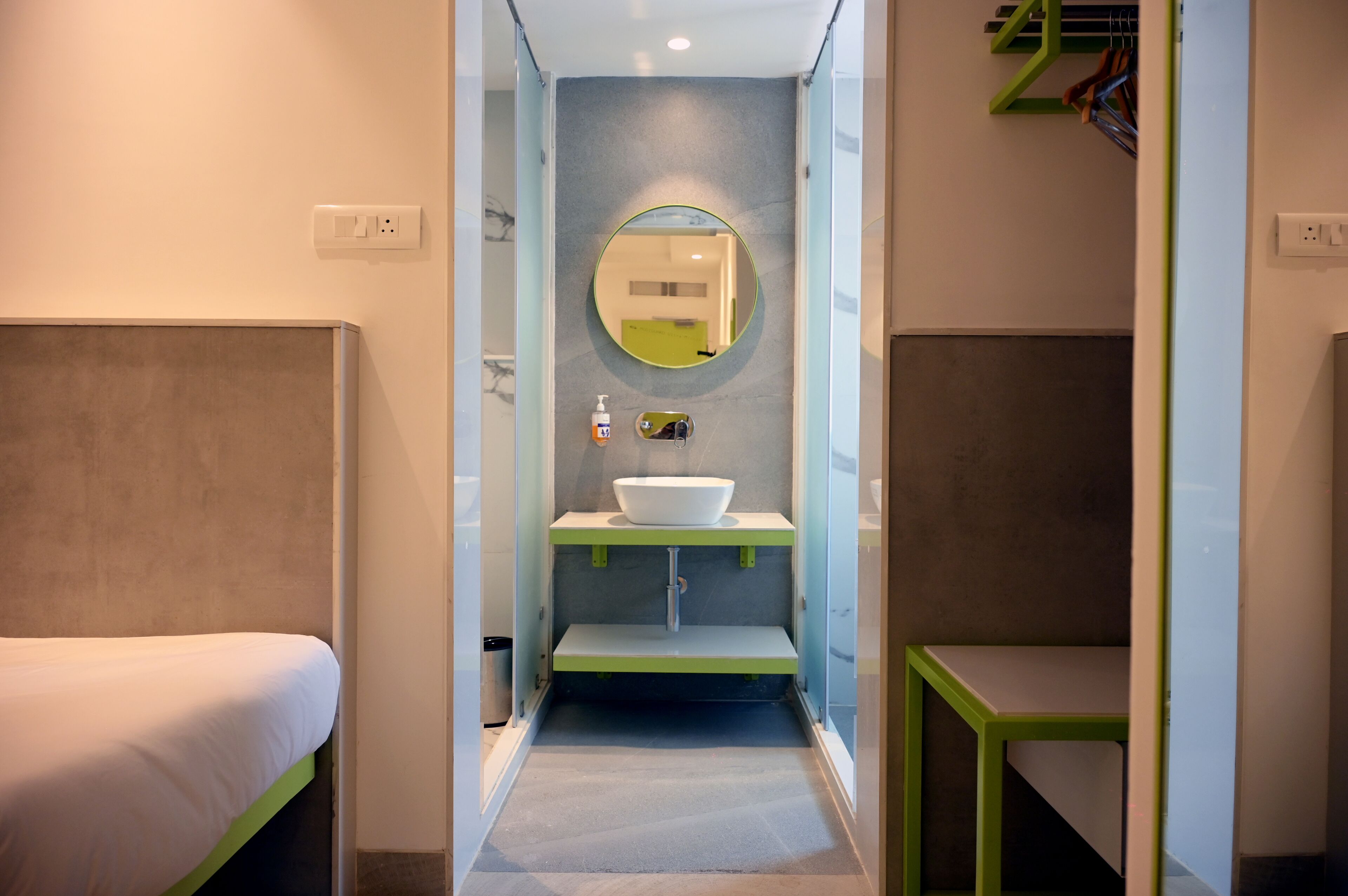 Basic Single Room | Bathroom | Shower, slippers, towels, soap