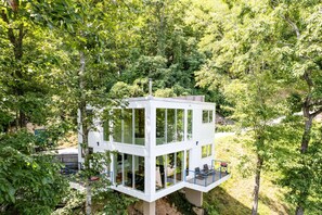 Exterior - HGTV Featured Lakefront Treehouse with Hot Tub & Views (Bryson City)