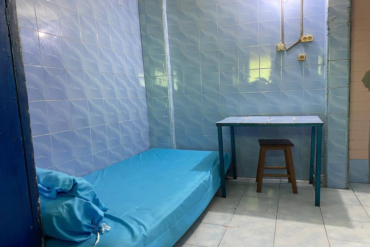 Single Room | Free WiFi, bed sheets