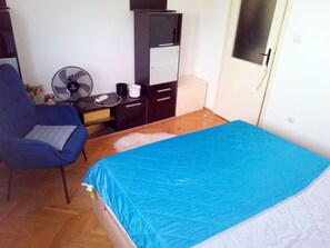 Shared Dormitory, 1 Bedroom, Smoking, Balcony - Room-shared Condo by Zadar Oldtown and b (Zadar)