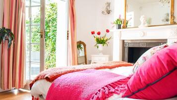 House | 5 bedrooms, iron/ironing board, free WiFi, bed sheets