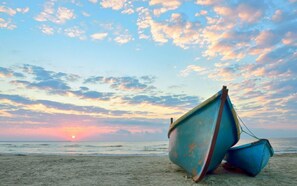 House | 5 bedrooms, iron/ironing board, free WiFi, bed sheets - Beautiful 5 Bedroom Regency House / Pets Welcome (Bognor Regis)