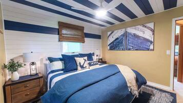 2 bedrooms, iron/ironing board, WiFi