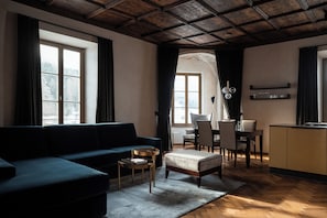 Suite Deluxe, vue montagne | Coin séjour