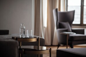Deluxe Suite | Living area | TV - Castel Maurn (San Lorenzo di Sebato)