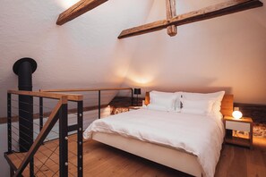 Gallery suite, balkon | Een kluis op de kamer, een bureau, verduisterende gordijnen, gratis wifi