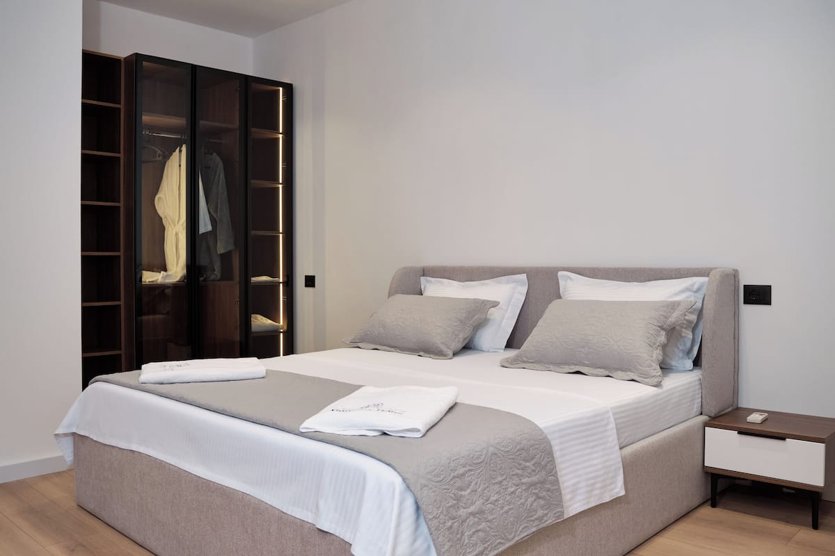 Comfort tweepersoonskamer, balkon | Geluiddichte muren, gratis wifi