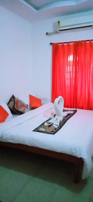 Free WiFi, bed sheets - Goroomgo Blue Eye Hostel Jaisalmer (Jaisalmer)