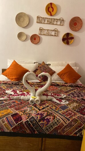 Free WiFi, bed sheets - Goroomgo Blue Eye Hostel Jaisalmer (Jaisalmer)