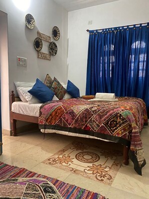 Free WiFi, bed sheets - Goroomgo Blue Eye Hostel Jaisalmer (Jaisalmer)