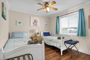 2 室のベッドルーム、WiFi、ベッドシーツ