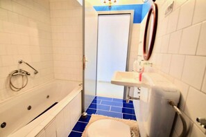 Boblebad, hårføner og håndklær