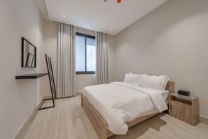Luxury Apartment, 3 Bedrooms, Balcony, Garden View
