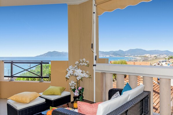 Property grounds - ON VACAY : Haven of peace, sea view, 100m from the beach - Whirlpool bath (Cannes)