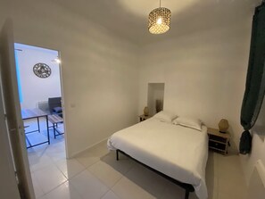 1 chambre, fer et planche à repasser, Wi-Fi, draps fournis