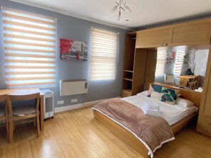 1 bedroom, free WiFi, bed sheets