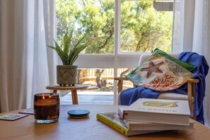 Interior - WHITE BEACH COTTAGE, COASTAL BEACH HOLIDAY HOME, TOOTGAROOK (Tootgarook)