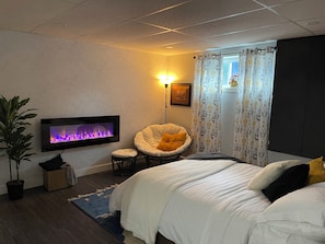 1 habitación, tabla de planchar con plancha, wifi gratis y ropa de cama