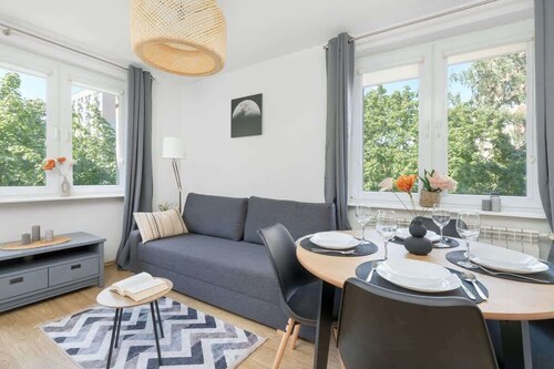 Comfortable Apartment with Balcony | Close to Communications