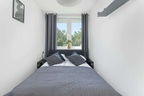 Unclassified image, 3 of 19, button