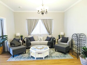 Fireplace - Country cottage in the heart of the Granite Belt (The Summit)