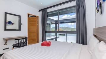 Design-huvila, 4 makuuhuonetta, näköala uima-altaalle | 4 makuuhuonetta, ilmainen Wi-Fi, vuodevaatteet