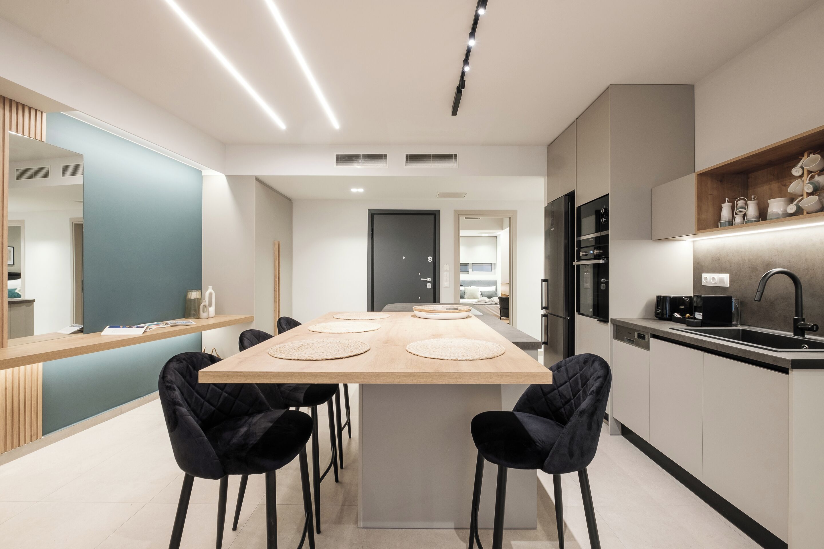 Departamento de lujo, balcón, vista a la ciudad | Servicio a la habitación