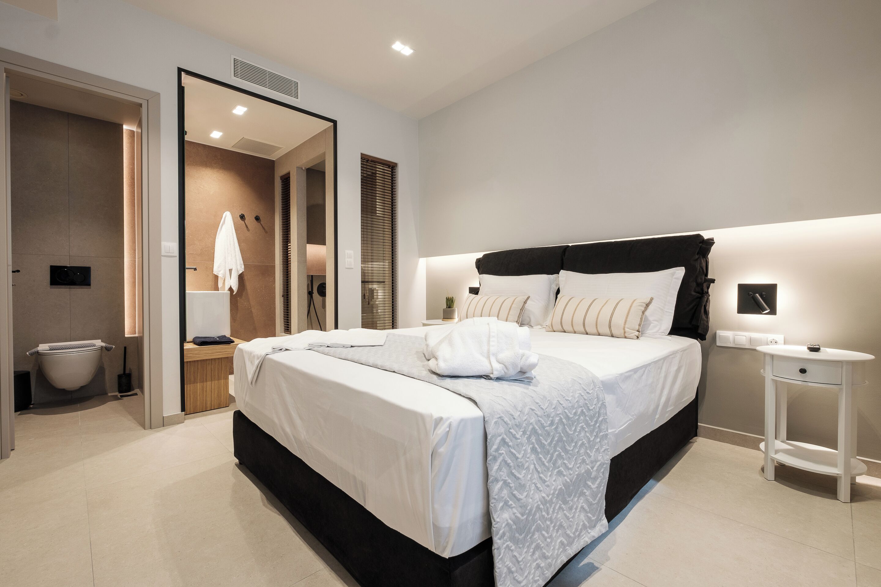 Luxury-Apartment, Balkon, Stadtblick | 3 Schlafzimmer, Bettwäsche aus ägyptischer Baumwolle