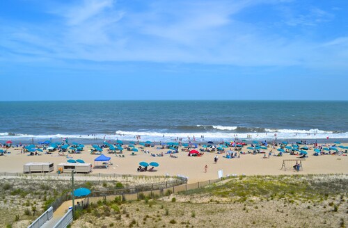Bethany Beach Sea Colony resort Oceanfront condo. Walk to the Ocean and Pools!