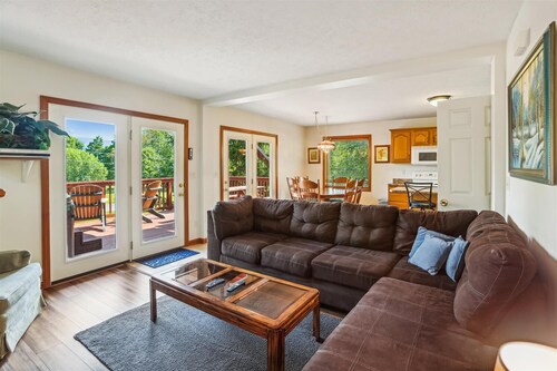 Enjoy some mountain time with your favorite canine at Alpine View!