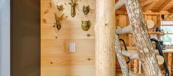 Riverfront Greenbush Studio w/ Porch & Views!
