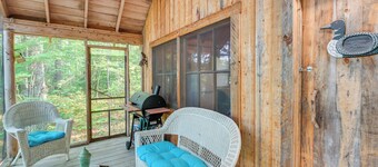 Riverfront Greenbush Studio w/ Porch & Views!