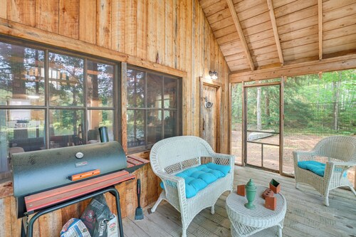 Riverfront Greenbush Studio w/ Porch & Views!