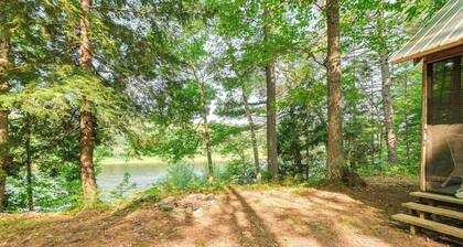 Riverfront Greenbush Studio w/ Porch & Views!