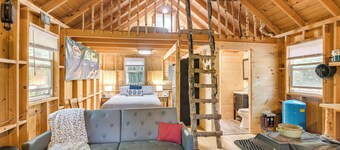 Riverfront Greenbush Studio w/ Porch & Views!