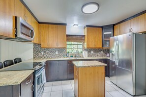 Interior - Family Home w/ Pet-friendly Yard & Pool in Wimauma (Wimauma)