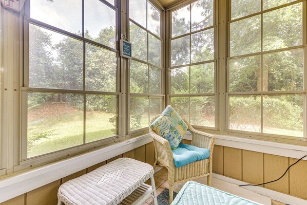 Interior - 7 Mi to North Myrtle Beach: Condo w/ Pool Access (Little River)