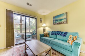 Interior - 7 Mi to North Myrtle Beach: Condo w/ Pool Access (Little River)