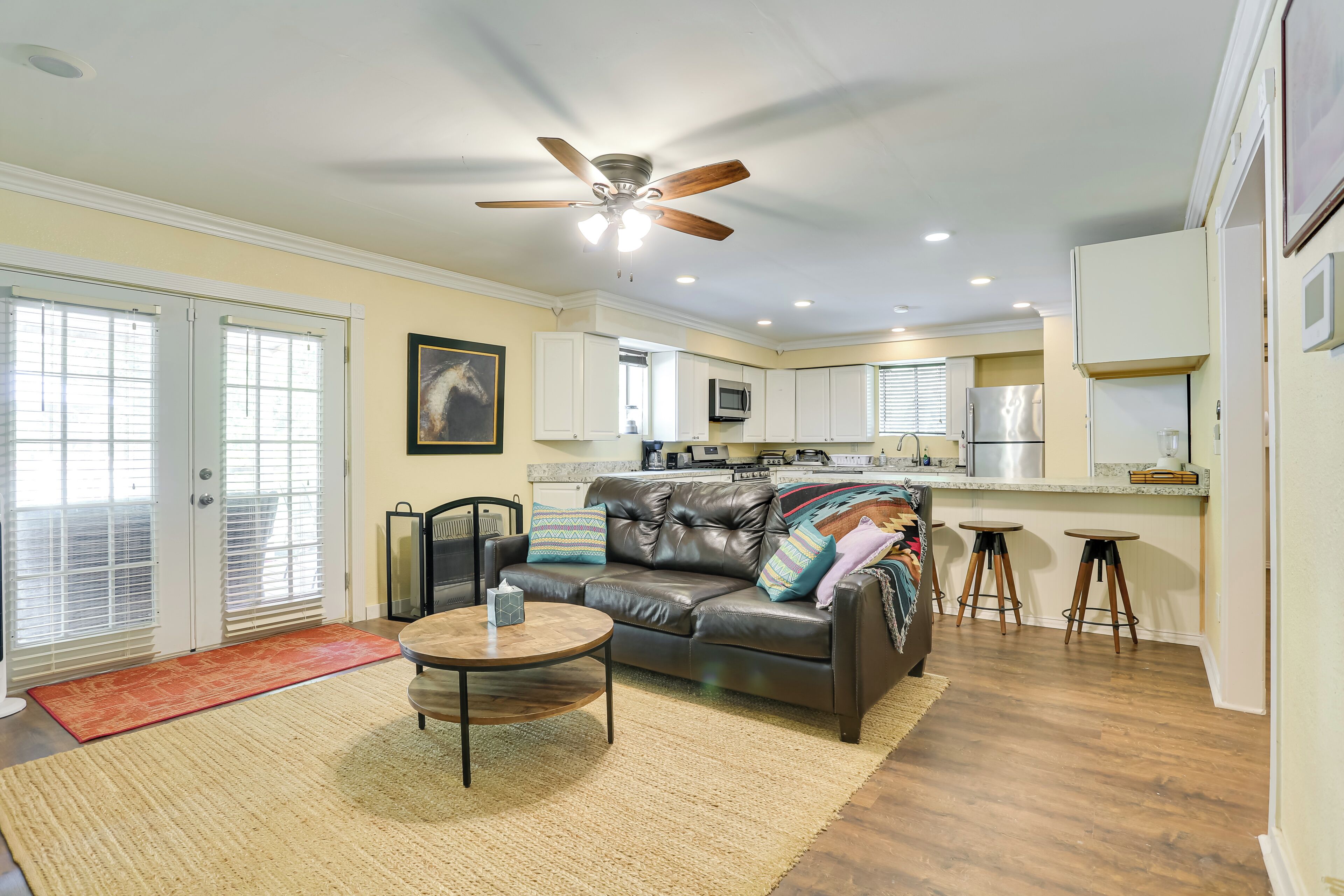 House (2 Bedrooms) | Interior