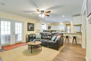 House (2 Bedrooms) | Interior