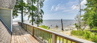 Cabin on Albemarle Sound w/ Dock & 2 Kayaks