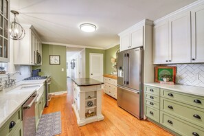 Interior - Spacious Taylors Home ~ 5 Mi to Dtwn Greenville! (Taylors)