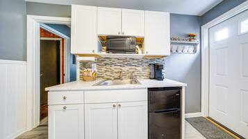 Apartment (1 Bedroom) | Interior