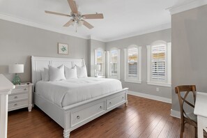 3 chambres, fer et planche à repasser, Wi-Fi gratuit, draps fournis