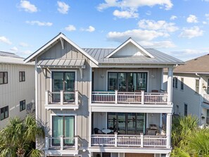Exterior - LinkedOUT #171 – 3 BD Dog Friendly Greensboro St Duplex Steps from the beach! (Wrightsville Beach)