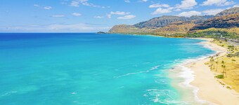 Beachfront Family Dream Vacation in Tranquil Home Along the Waianae Coast