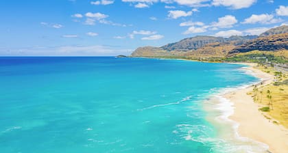 Beachfront Family Dream Vacation in Tranquil Home Along the Waianae Coast