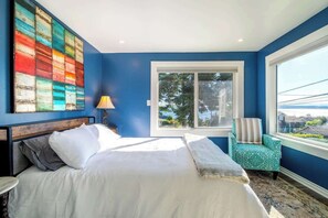 2 bedrooms, iron/ironing board, WiFi