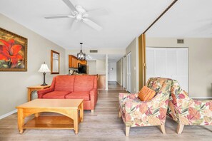 TV, DVD player, offices - I-151 - First Floor With Resort View & Sleeps 4 (Naples)