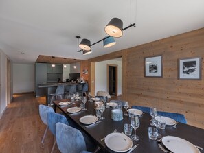 Dining - Modern 133m² apartment in Courchevel, close to cable car, with WiFi and parking (Courchevel 1550)